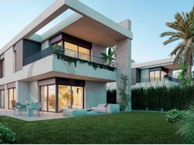 Vive el Lujo Mediterráneo en una Ubicación Inmejorable