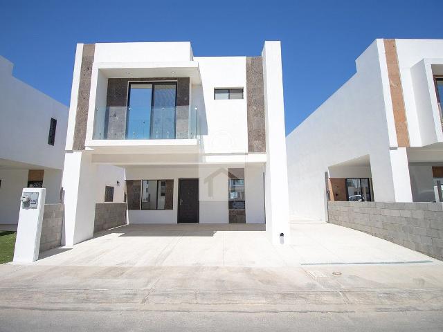 ¡Vive en Altaria Residencial! | Casa en renta en Zona Dorada