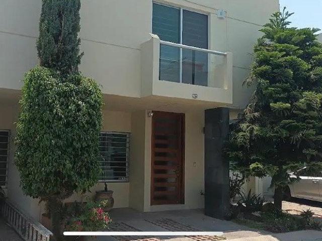 VIVE EN CIUDAD GRANJA EN COTO DE TAN SOLO 14 CASAS