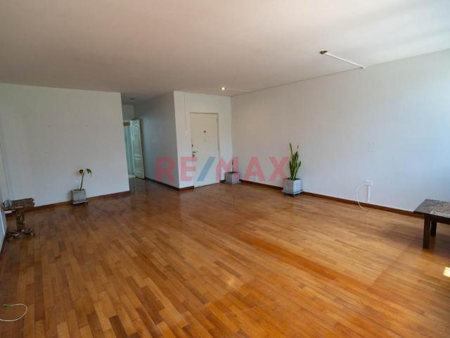 Vive En Exclusiva Zona De Miraflores!. Departamento De 176.35 M2, En 2Do Piso, Con Vista A Parque + Estacionamiento