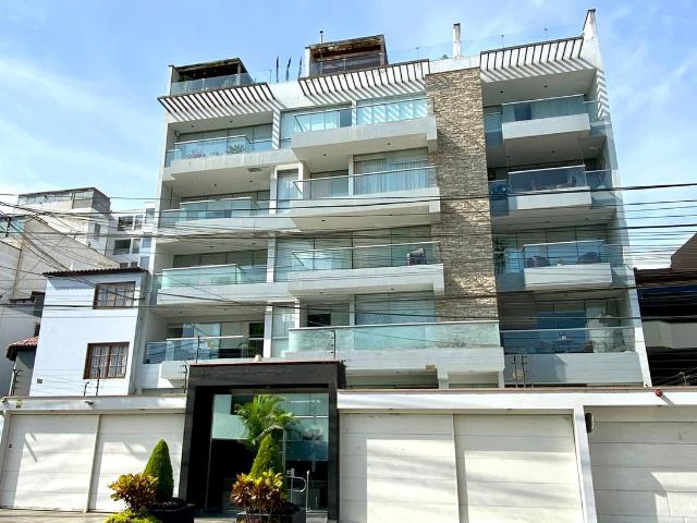 ¡Vive en el Corazón de Surco! Impecable Departamento de 160m² con Balcón y 2 Estacionamientos
