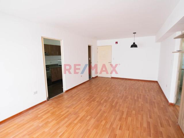 Vive En La Aurora Este Surquillo!. Alquila Exclusivo Departamento En Edificio Club House + Estacionamiento