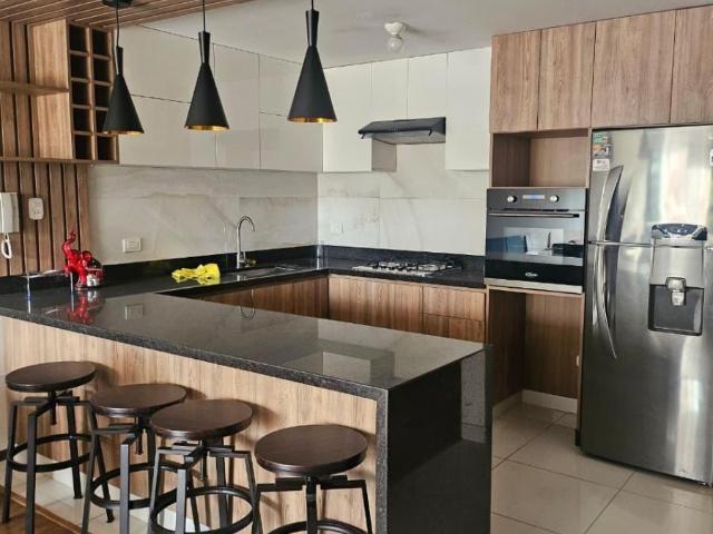 Vive en Las Praderas de La Molina: 120 m² con Terraza, Estudio y Estacionamiento