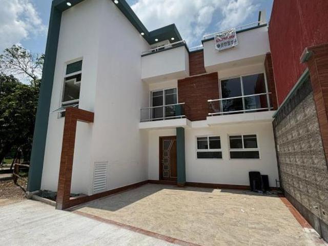 Vive en lo Alto de San Miguel: Casa Moderna con Roof Garden en Coatepec