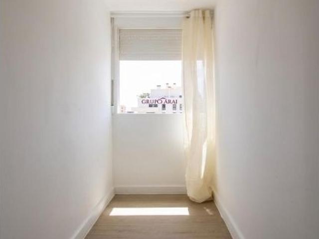Vive en PAU 5: Se alquila apartaestudio con dormitorio independiente y despacho, a pocos minutos de