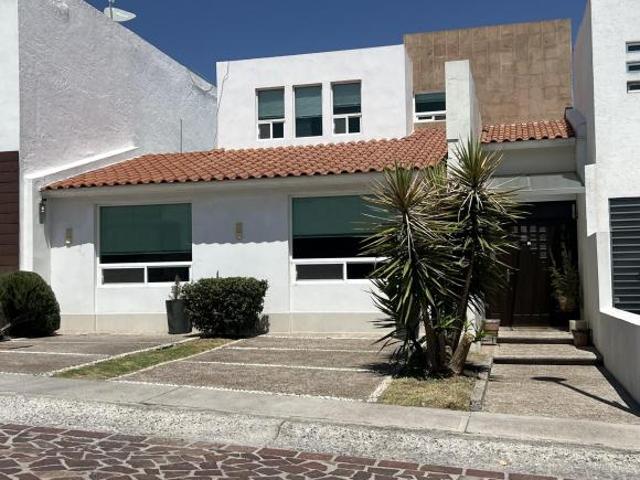 Vive en privada de Cumbres del Lago Juriquilla