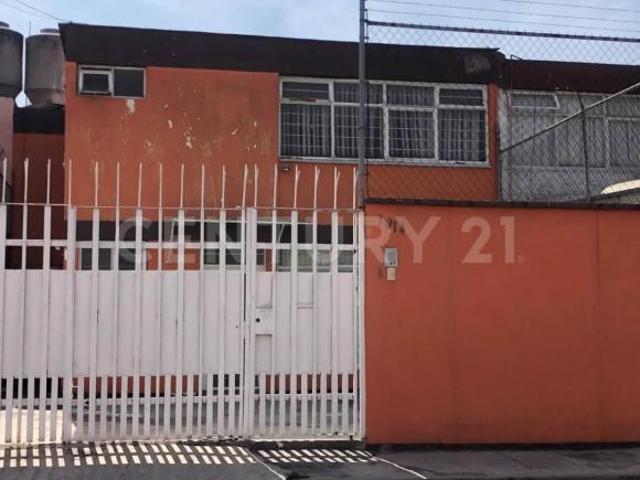 VIVE EN SAN ALEJANDRO: CASA EN VENTA CON ENCANTO Y UBICACIÓN QUE NO SE REPITE