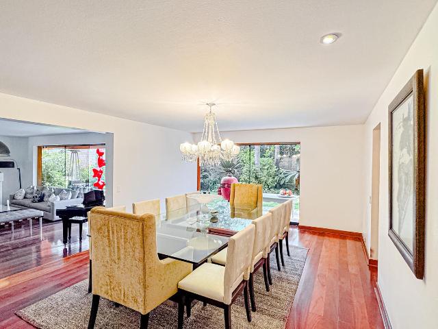 Disfruta Vivir como en una Casa, 425m2 con la Seguridad y Comodidad de un Exclusivo Condominio