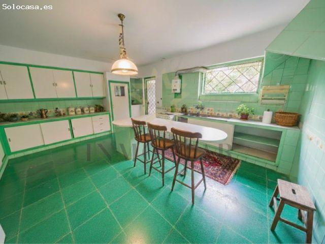 ¡Vive en una de las mejores zonas de Santa Cruz! Villa con vistas y gran parcela