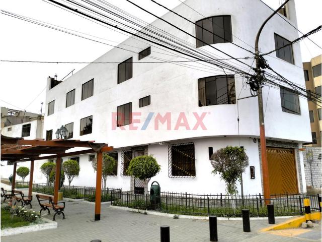 ¡Vive Frente Al Parque De Los Novios! Amplio Departamento De 112 M² En Pro Los Olivos | 3 Dormitorios | S/ 1,300