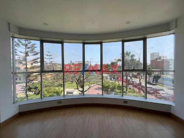 ¡Vive Frente Al Parque! Departamento De 1 Dormitorio En Alquiler