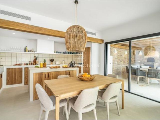 Vive la Exclusividad en Residential PORTET VILA Villas de Lujo con Vistas al Mar en Moraira
