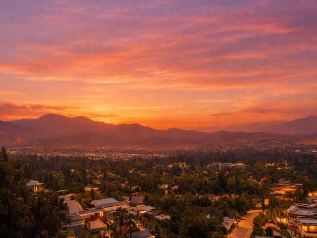 Vive las mejores vistas de Santiago, en total privacidad y seguridad!