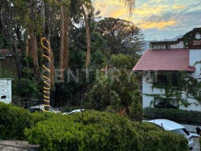 Vive rodeado de naturaleza, amplitud y exclusividad en Las Cañadas casa en RENTA