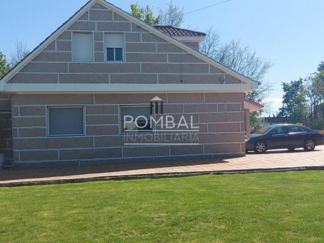 ¡VIVE Y EMPRENDE EN EL MISMO LUGAR! CHALET CON NAVE PROPIA EN ZONA PRIVILEGIADA