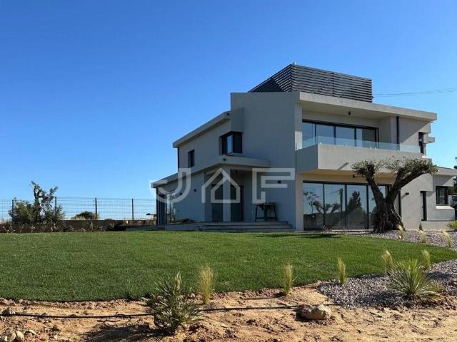 Vivenda contemporânea de 7 quartos perto de Vale do Lobo 271m² Quarteira