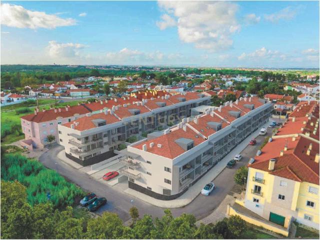 Viver em Azeitão é escolher qualidade de vida. T2 novo com varanda e parqueamento