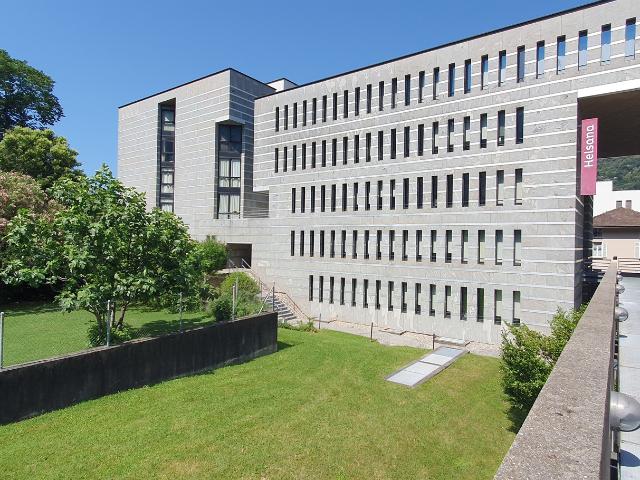 Vivere in un'opera di Mario Botta: raffinato attico nel cuore di Bellinzona