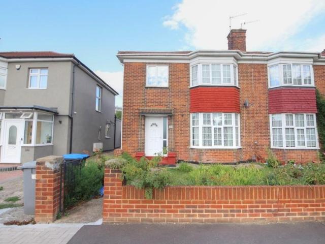 Vivian Avenue, Wembley 4 bed semi detached house to rent £2,900 pcm £669 pw