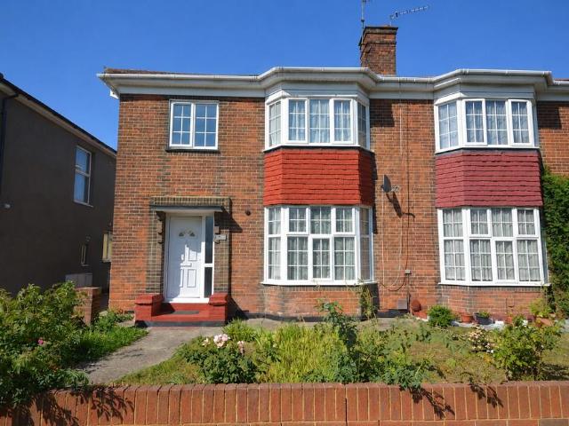 Vivian Avenue, Wembley 4 bed semi detached house to rent £3,100 pcm £715 pw