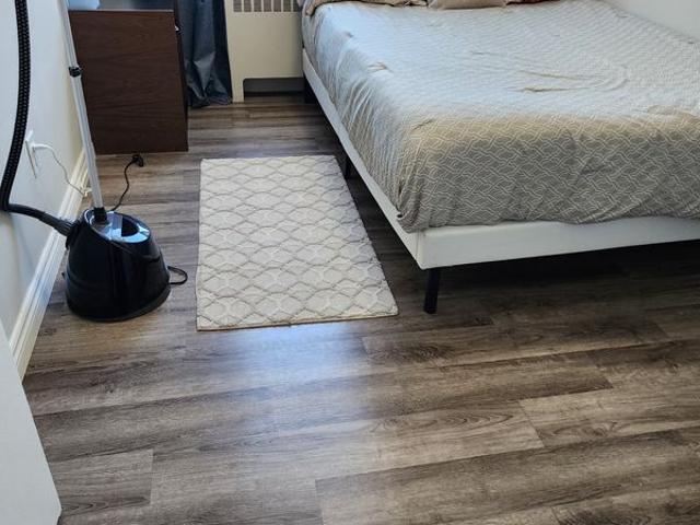 Vivian Has an Apartment