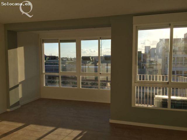 Vivienda totalmente reformada en pleno centro de Alicante con terraza y vistas panorámicas