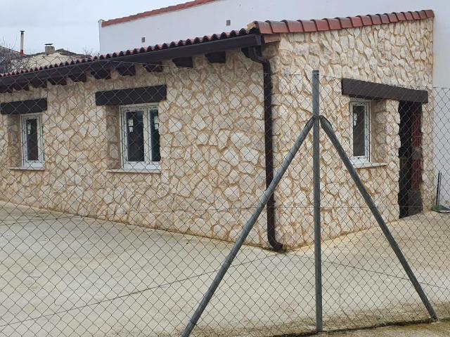 VIVIENDA UN DORMITORIO CON TERRENO