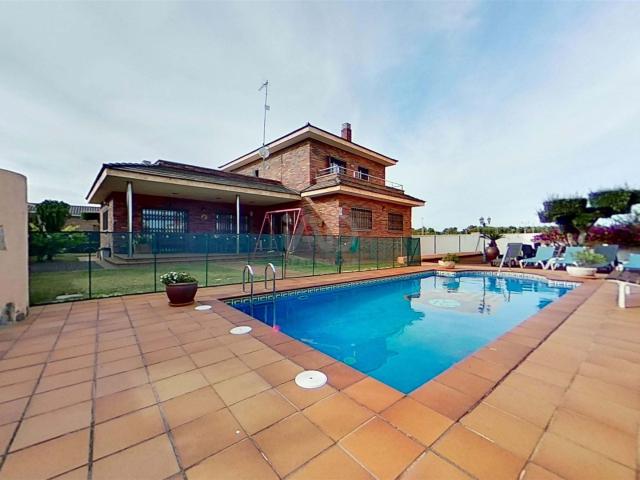 Vivienda unifamiliar 4 dormitorios 280 m2 319m² El Vendrell