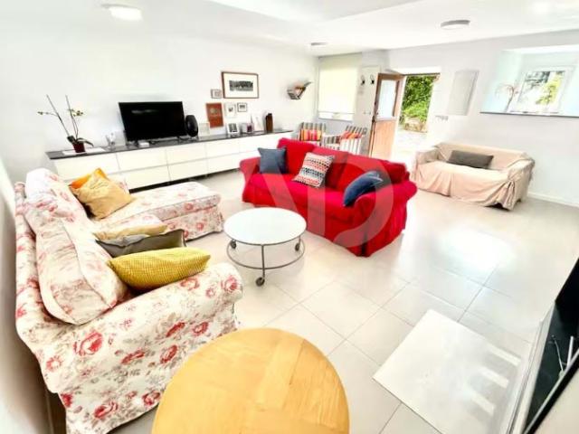Vivienda unifamiliar 4 dormitorios 238 m2