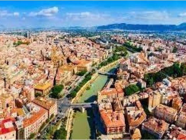 VIVIENDA UNIFAMILIAR ADOSADA OCUPADA POR PERSONA SIN JUSTO TÍTULO
