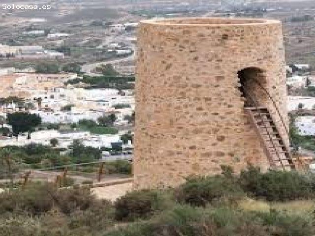 VIVIENDA UNIFAMILIAR ADOSADA OCUPADA POR PERSONA SIN JUSTO TÍTULO ESTE INMUEBLE DEBIDO A SU ESTADO O