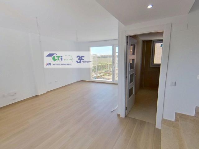 Vivienda unifamiliar adosada en Grisén
