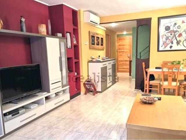 Vivienda unifamiliar adosada en Zuera – Espacio y comodidad para tu día a día