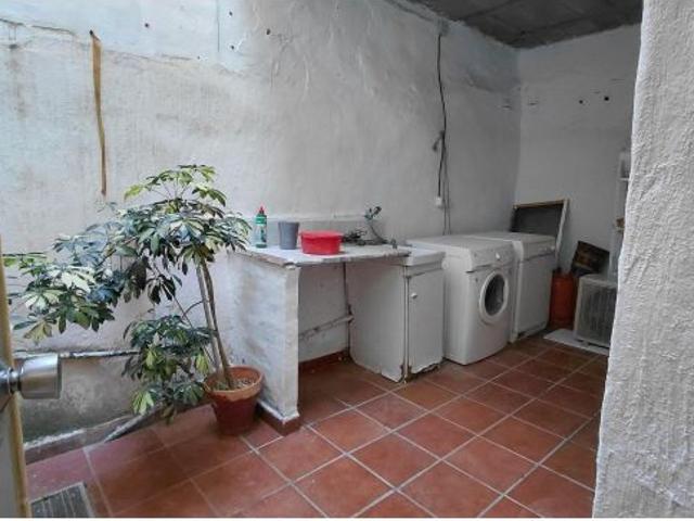 Vivienda unifamiliar con dos viviendas independientes, terraza y almacén en Cañada