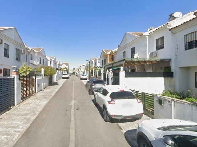 Vivienda unifamiliar en Tomares, Sevilla. Activo inmobiliario SIN POSESIÓN, NO SE PUEDE VISITAR