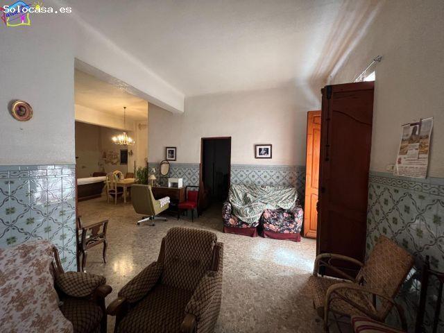 VIVIENDA UNIFAMILIAR EN ESQUINA