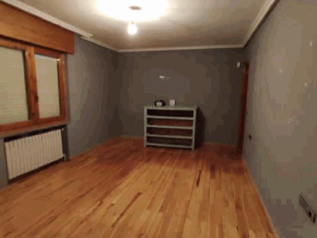 VIVIENDA UNIFAMILIAR EN SANTA COLOMBA DE CURUEÑO