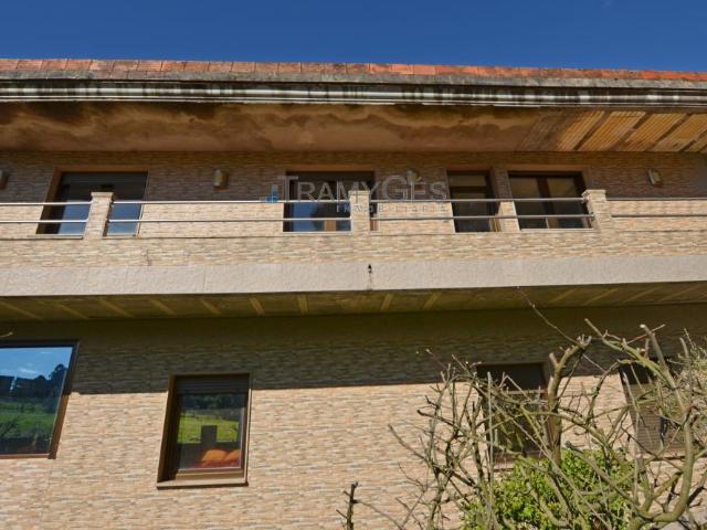 Vivienda unifamiliar para reformar con parcela y vistas a Portugal Áreas, Tui