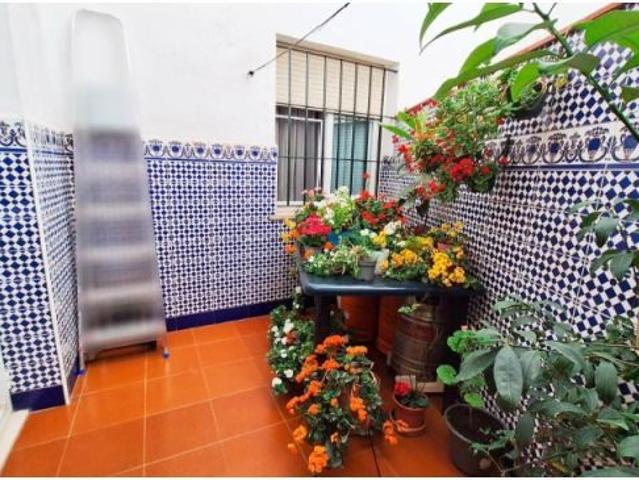 ¡ VIVIENDA A CINCO MINUTOS DE LAS TENDILLAS, CON 3 DORMITORIOS Y 2 BAÑOS !