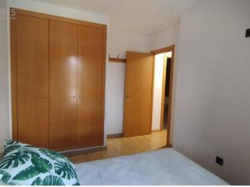 vivienda actual y funcional de dos habitaciones con plaza de garaje y trastero