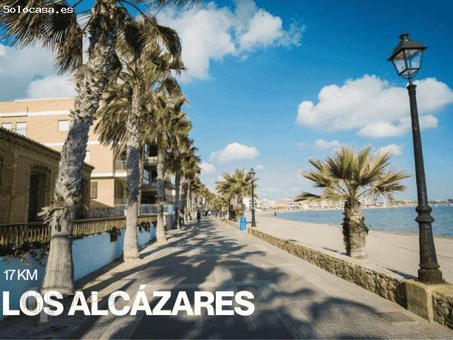 VIVIENDA ADOSADA DE RECIENTE CONSTRUCCIÓN CON PISCINA PRIVADA Y AZOTEA
