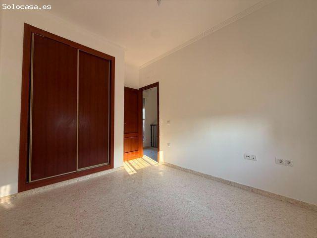 ¡VIVIENDA ADOSADA EN CANTILLANA CON TODO LO QUE NECESITAS!