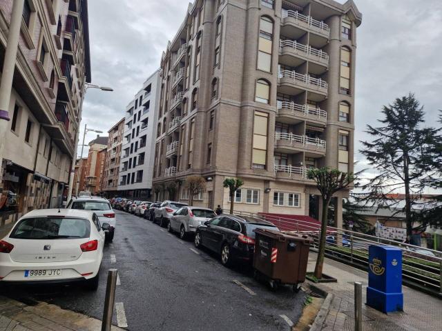VIVIENDA CENTRICA EN SANTURTZI EDIFICIO DE POCOS AÑOS