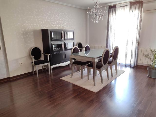 VIVIENDA COMPLETAMENTE REFORMADA. PRIMERAS CALIDADES Y TOTALMENTE EQUIPADO