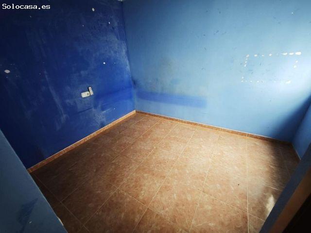 Vivienda con amplia terraza y acceso independiente en Arenales del Sol