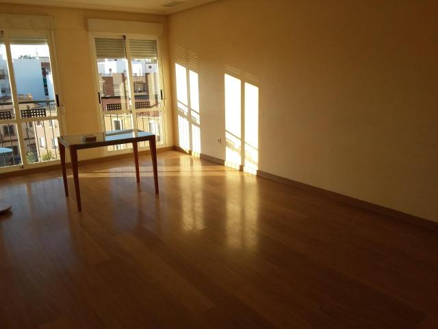 Vivienda con ascensor en Zona Avenida de la Libertad