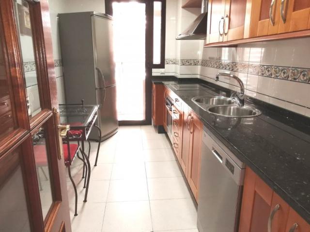 VIVIENDA CON GRAN SALÓN CON TERRAZA EN ARROYO DEL MORO PISCINA Y GARAJE
