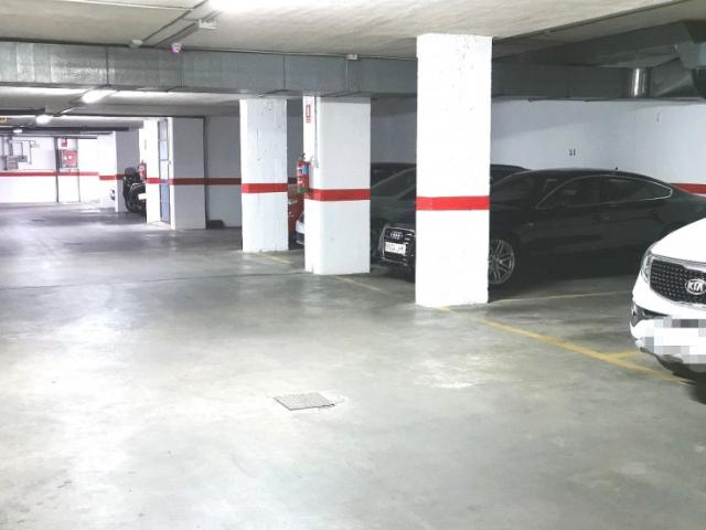 VIVIENDA CON GRAN SALÓN CON TERRAZA EN ARROYO DEL MORO PISCINA Y GARAJE