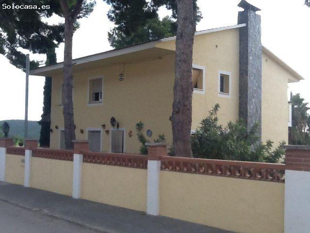 Vivienda con jardín y garaje en zona de urbanizaciones de El Vendrell OCUPADO NO VISITABLE