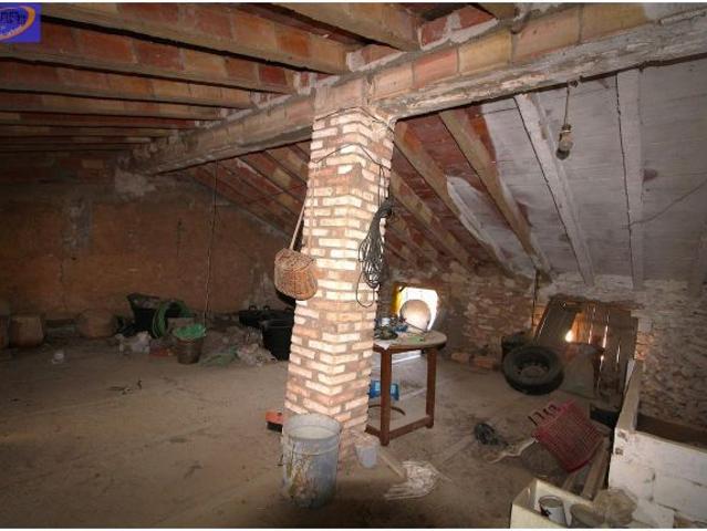 VIVIENDA CON LOCAL COMERCIAL EN SAN ANTONIO DE REQUENA